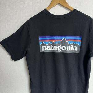 【古着】patagonia 半袖Tシャツ　ブラック　mサイズ　ロゴ　アウトドア　登山　スポーツ　