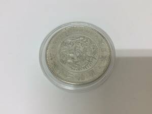 ■4659　古銭 日本 新一円銀貨 小型 明治26年 一圓 約26.5g 貨幣 硬貨 ※写真をご確認下さい
