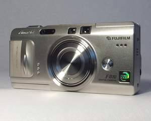 FUJIFILM FinePix F810■フジ・ファインピックス デジタルカメラ■稼働・美品