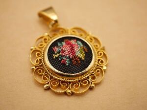 【3162】ヴィンテージ ビンテージ ネックレストップ ペンダントトップ アクセサリー TIA