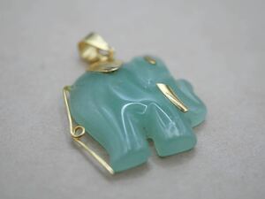 【3942】緑石 象 ゾウ ヴィンテージ ネックレストップ ペンダントトップ アクセサリー TIA