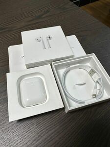 【Airpods 第2世代】ワイヤレス充電対応　化粧箱・Lightningケーブル付き