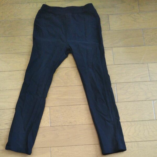 西松屋チェーン130サイズ黒 パンツ