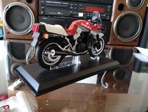 アオシマ 完成品バイク GSX1100S KATANA 完成品とRZ250yspの中古2台セット 12スケール_画像4