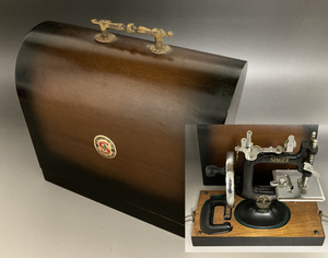 希少な100年前のトイミシン 1910年～20年代 Singer シンガー社 ミシン 木製ケース付 アンティーク