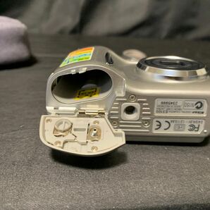 Nikon COOLPIX 3100 シルバー コンパクトデジタルカメラ 単三電池駆動 純正ケース 充電器 付き 通電確認済み ニコン 電池式 デジカメ の画像8