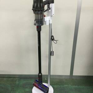 【215】dyson SV18 掃除機 ダイソン サイクロンコードレスクリーナー 中古品の画像1