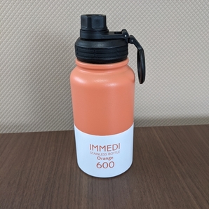 新品 水筒 600ml ボトル IMMEDI BOTTLE オレンジ 保冷 保温 氷が入れやすい 洗いやすい 広口 直飲み 取っ手付き 表面滑りにくく加工