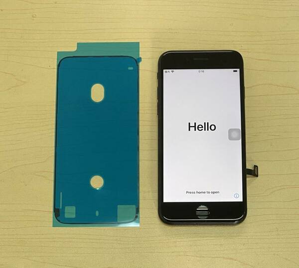 中古純正品 iPhone8、iPhone SE2 ( 2020 ) フロントパネル 　タッチ スライド 操作出来ました、カラー黒、防水シール付き 、ジャンク