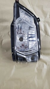  saec Toyota Dutro Dyna head light left 