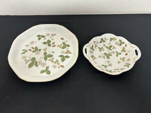 A1　WEDGWOOD　ウェッジウッド　WILD STRAWBERRY　ワイルドストロベリー　2点　BONE CHINA　皿　プレート　ブランド用食器　現状品