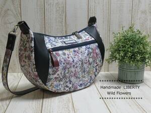 Handmade LIBERTY リバティ ラミネート加工生地 ★ Wild Flowers ワイルドフラワーズ ★三日月型ショルダーバッグ～ ♪