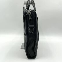 1円【定番!】TUMI トゥミ ビジネスバッグ ブリーフケース ハンド ブラック 黒 オールレザー 本革 ロゴ金具 ロゴプレート A4◎ メンズ _画像4