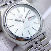 【稼働品】セイコー SEIKO ファイブ 5 メンズ 腕時計 自動巻き AT オートマチック デイデイト 裏スケ 純正ステンレスベルト 3針 7S26-0540_画像2