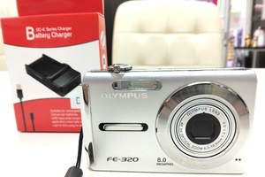 *OLYMPUS Olympus digital camera FE-320 silver color { operation verification settled }* interchangeable USB charger, battery attaching used * tax included price *