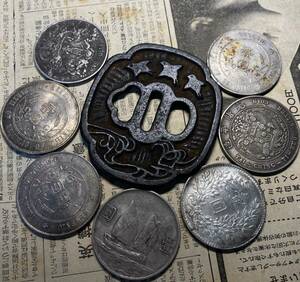 銀貨7枚まとめ　中国古銭　日本刀の鍔　コイン