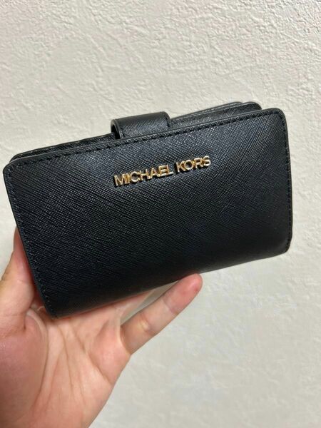 マイケルコース　ブラック　Michael kors 財布　二つ折 レザー 本革