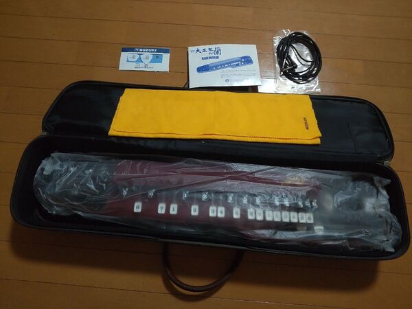 SUZUKI 大正琴 蘭 中古超美品 初心者6点セット エレキ大正琴 【蘭】メトロノーム チューナー他2点 各取説付き
