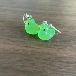 ピアス グリーン 新品 ヒヨコ 