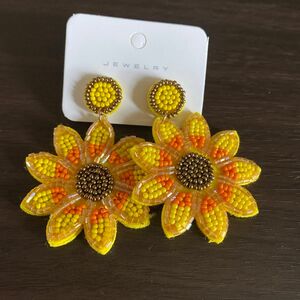 花　ひまわり　向日葵　ヒマワリ　ピアス　ビーズ　新品