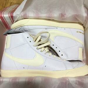 BLAZER MID '77 "POPCORN" CW6421-100 （ホワイト/ココナッツミルク/ユニバーシティレッド/ココナッツミルク）