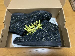 ERIC HAZE × DUNK HIGH PREMIUM ATHLETICS EAST YELLOW SPLATTER 306968-004 （ブラック/ブラック/ボルテージイエロー）宇宙 星柄