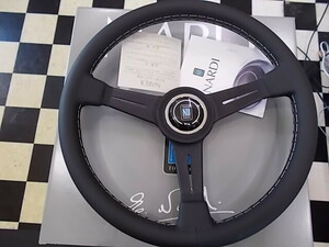 NARDI　ナルディ Classic レザー　N130　ブラックレザー＆ブラックスポーク ３6０mm　送料無料