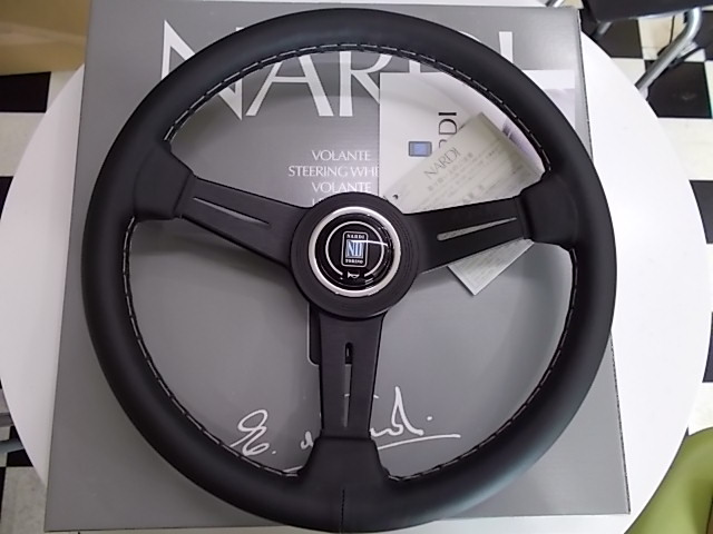 NARDI CLASSIC LEATHER ブラックレザー&ブラックスポークの価格 NARDI CLASSIC LEATHER ブラックレザー&ブラックスポークの価格