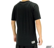 新品タグ付き Ｍサイズ 黒 店舗完売 ナイキ インターナショナル Tシャツ NIKE INTERNATIONAL TEE 入手困難 ロゴ スウォッシュ　　_画像3