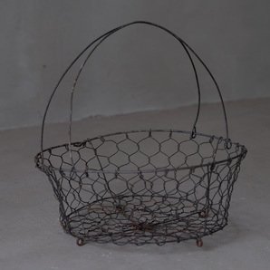 03051 古い鉄網籠 / カゴ 篭 バスケット 小物入れ インダストリアル 工業系 古道具の画像3