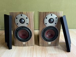 DALI MENUET speaker pair outlet unused 