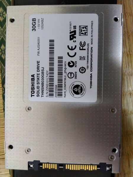 SSD 正常 TOSHIBA THNSNB030GBSJ 2.5インチ 30GB SSD SATA 中古動作品