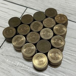 台湾ドル　台湾硬貨　1圓硬貨180枚　中華民国