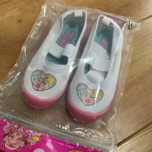 新品未開封品　 子供用 バレーシューズ 上履き 18cm プリキュア