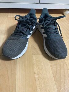 adidas シューズ　26㎝