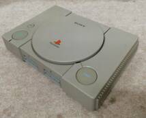 【ジャンク品】 PS PlayStation プレステ SCPH-5500 ソフト10本付 コントローラ×4　電源ケーブル　AVケーブル 付 34-107_画像4