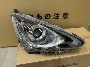 【新品】アクア NHP10 右 ヘッドライト ヘッドランプ LED 中期 KOITO 52-293打刻H 品番：81110-52K60 右ヘッドライト 