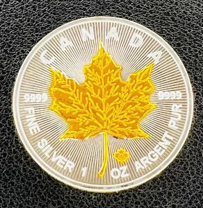 古銭　銀貨　金貨　イギリス　2022年　エリザベス二世女王　カナダ　メイプルデザイン　楓　記念メタル　ケース付き　硬貨 