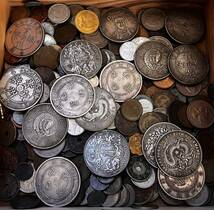 古銭　大量　外国 コイン　日本　銀貨　まとめて　約1269g_画像1