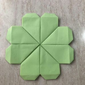 折り紙 四つ葉のクローバー