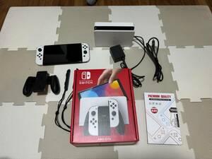 任天堂 Nintendo Switch ニンテンドースイッチ Joy-Con ホワイト 本体 有機ELモデル 新型 美品　フィルム付