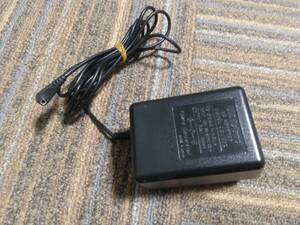 Roland Roland AC adaptor ACI-100C DC9V 1000mA