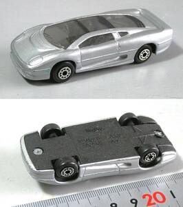 MOISTO　Jaguar XJ220、縮尺1/63　ジャガー　　（67)