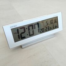 【☆動作確認済☆】SEIKO セイコー デジタル 電波時計 SQ762W 目覚まし 置時計 アラーム クロック 温度 湿度 カレンダー 1円スタート MA626_画像1