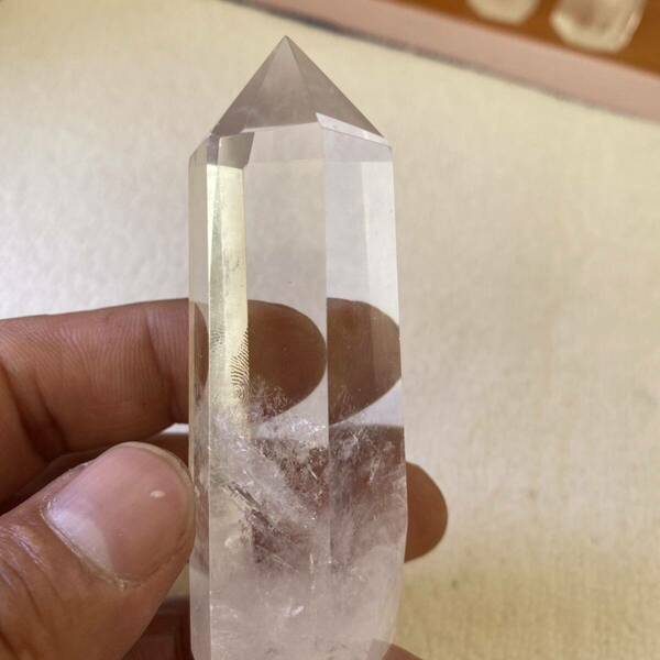 ブラジル産白い 水晶クラスター 能量六角柱　(幸運水晶原石)A15