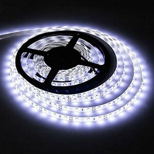 LEDテープライト ホワイト 白 12V 5M 3528SMD 白ベース 300連 防水 切断可 両面テープ付 正面発光 LEDテープ DD01