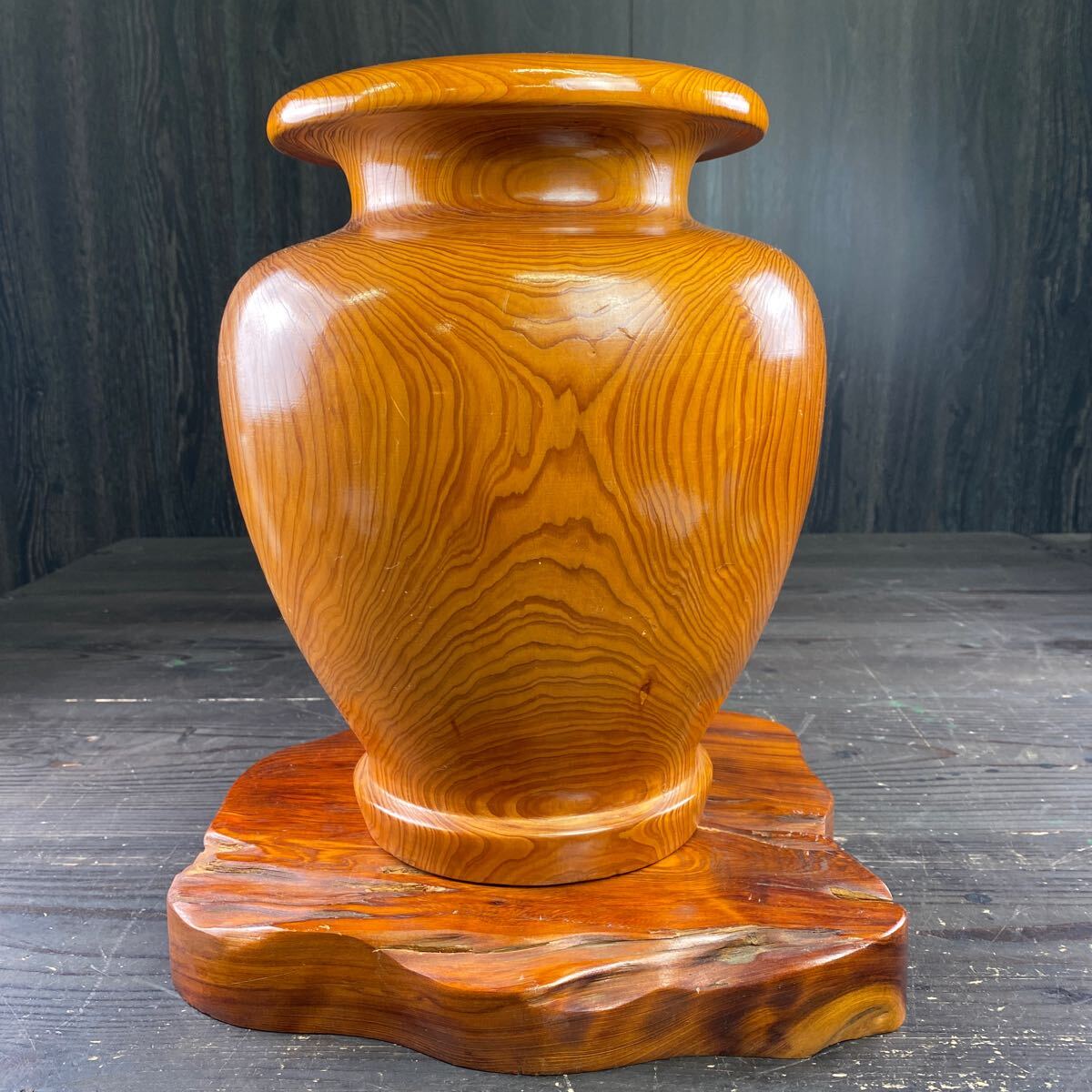 屋久杉 無垢材 刳抜き 大型 花瓶 壺高さ31cm 幅36cm 7kg 屋久杉 無垢材 刳抜き 大型 花瓶 壺高さ31cm 幅36cm 7kg