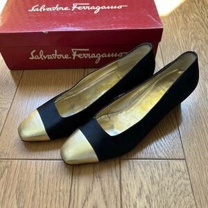 サルヴァトーレ・フェラガモ Salvatore Ferragamo■黒×ゴールド バイカラー パンプス ハイヒール 大きいサイズ 7 1/2 約24.5㎝ イタリア製