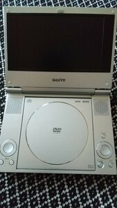 【ジャンク品】ポータブルDVDプレーヤー　DVD-HP72T DVF-TV1 DVF-BT1 部品取り用