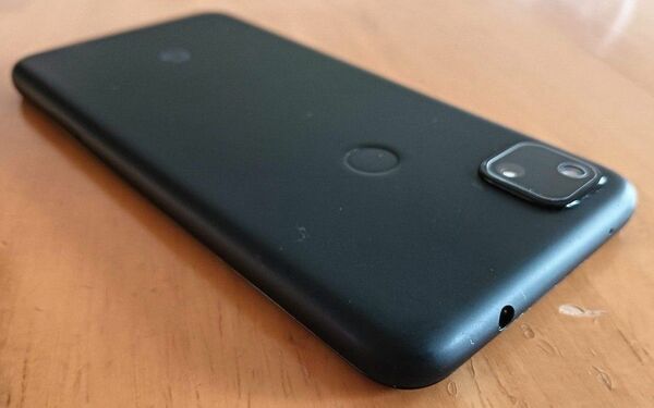 美品 Google Pixel4a （4G） 箱、ケース、ガラスフィルム付き